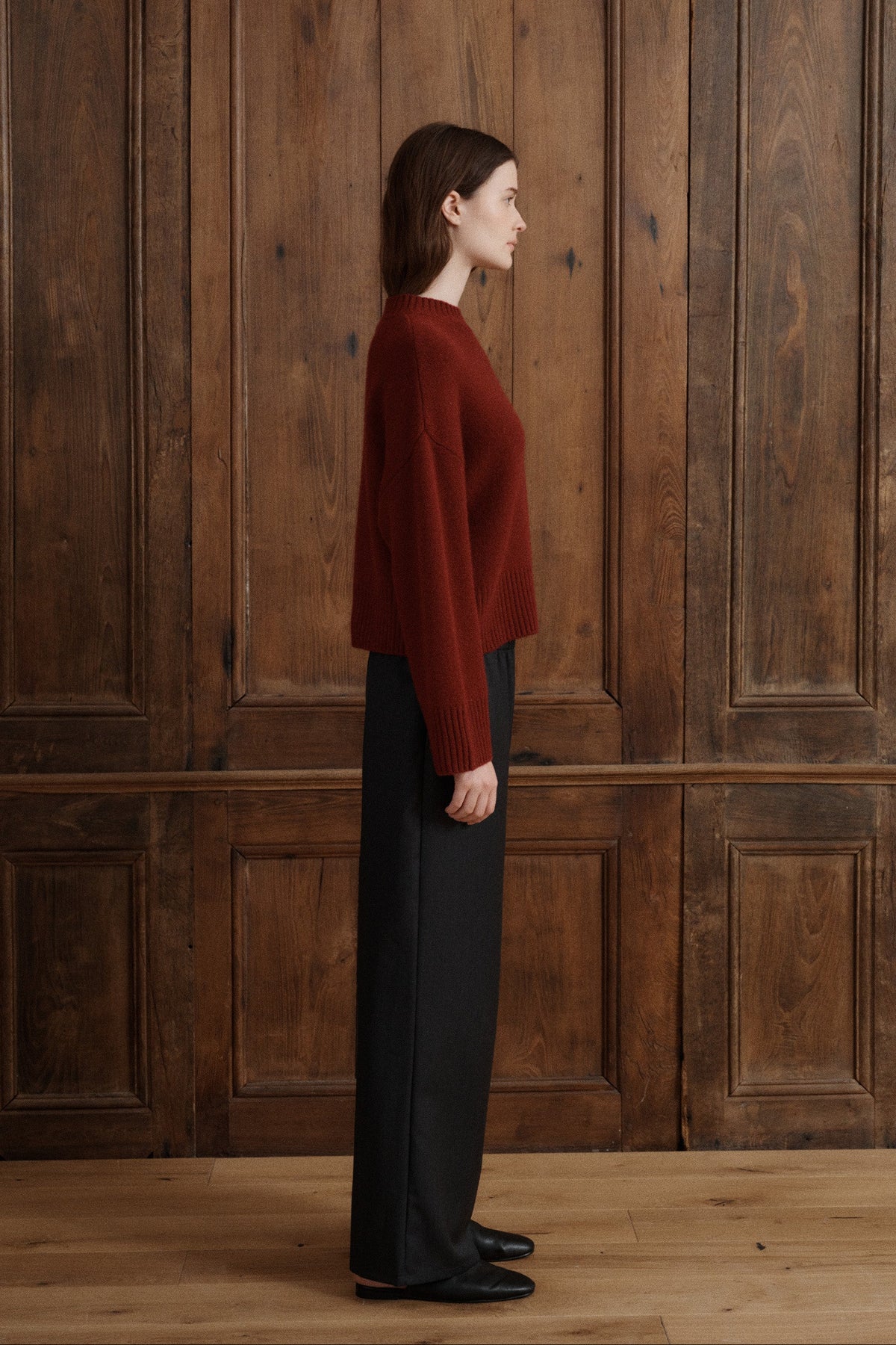Knit from grade A cashmere with wide balloon sleeves and dropped shoulders for an effortless silhouette. - VIR VITA
#color_merlot