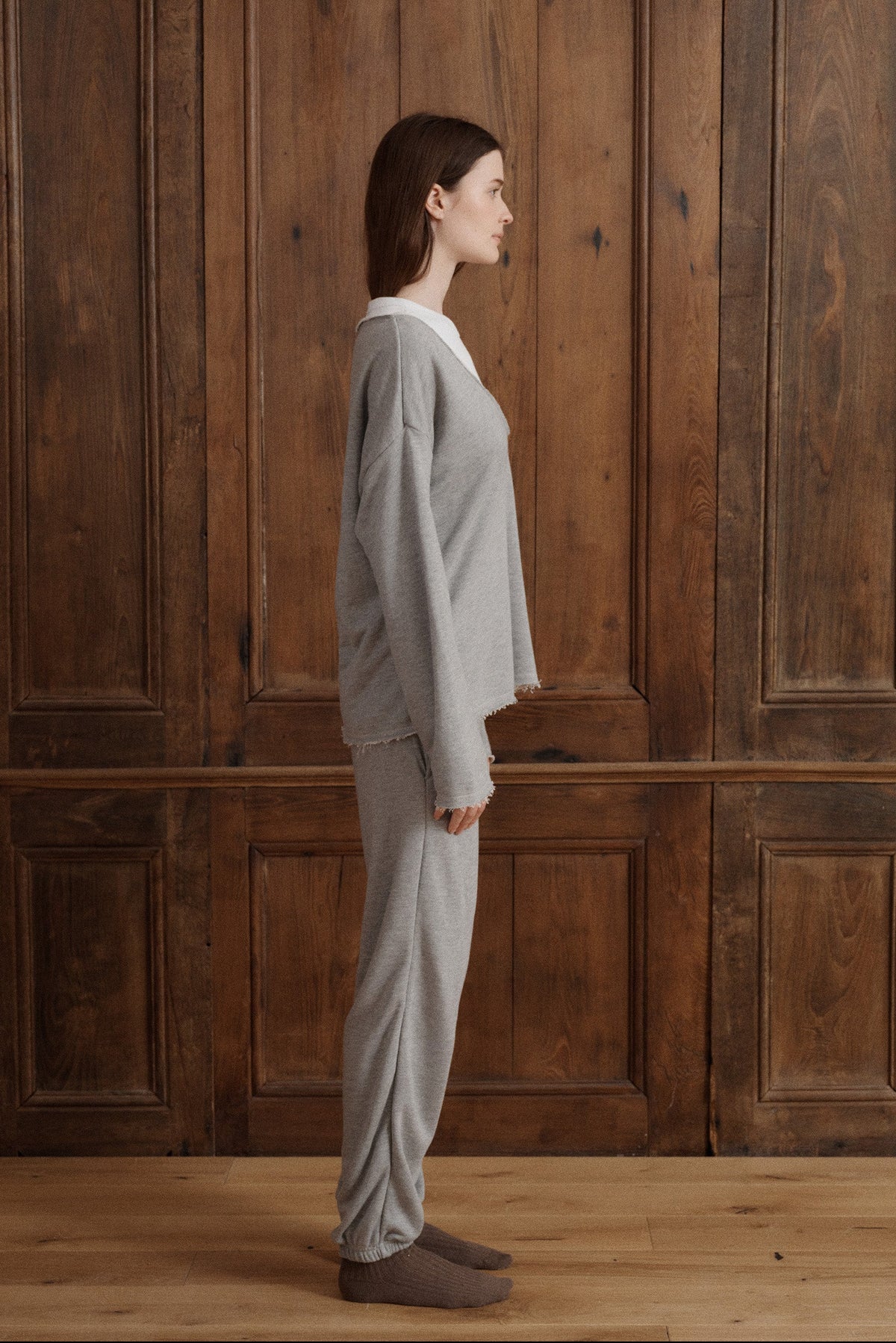 Heather grey French terry sweatshirt with a deep V-neckline and relaxed long sleeves. - VIR VITA
#color_heather grey