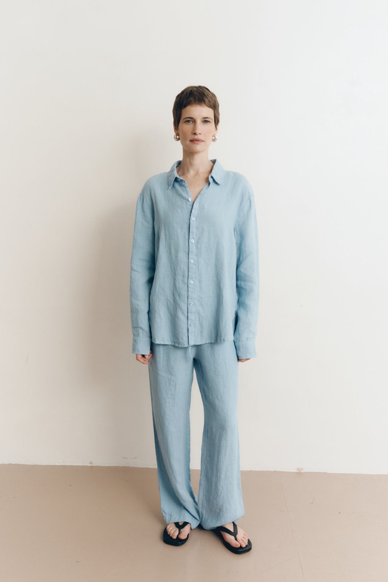 argue  LINEN WidePullover Shirt リネンブラウス Oliver Church Scalloped Shirt Antique Linen – Neighbour