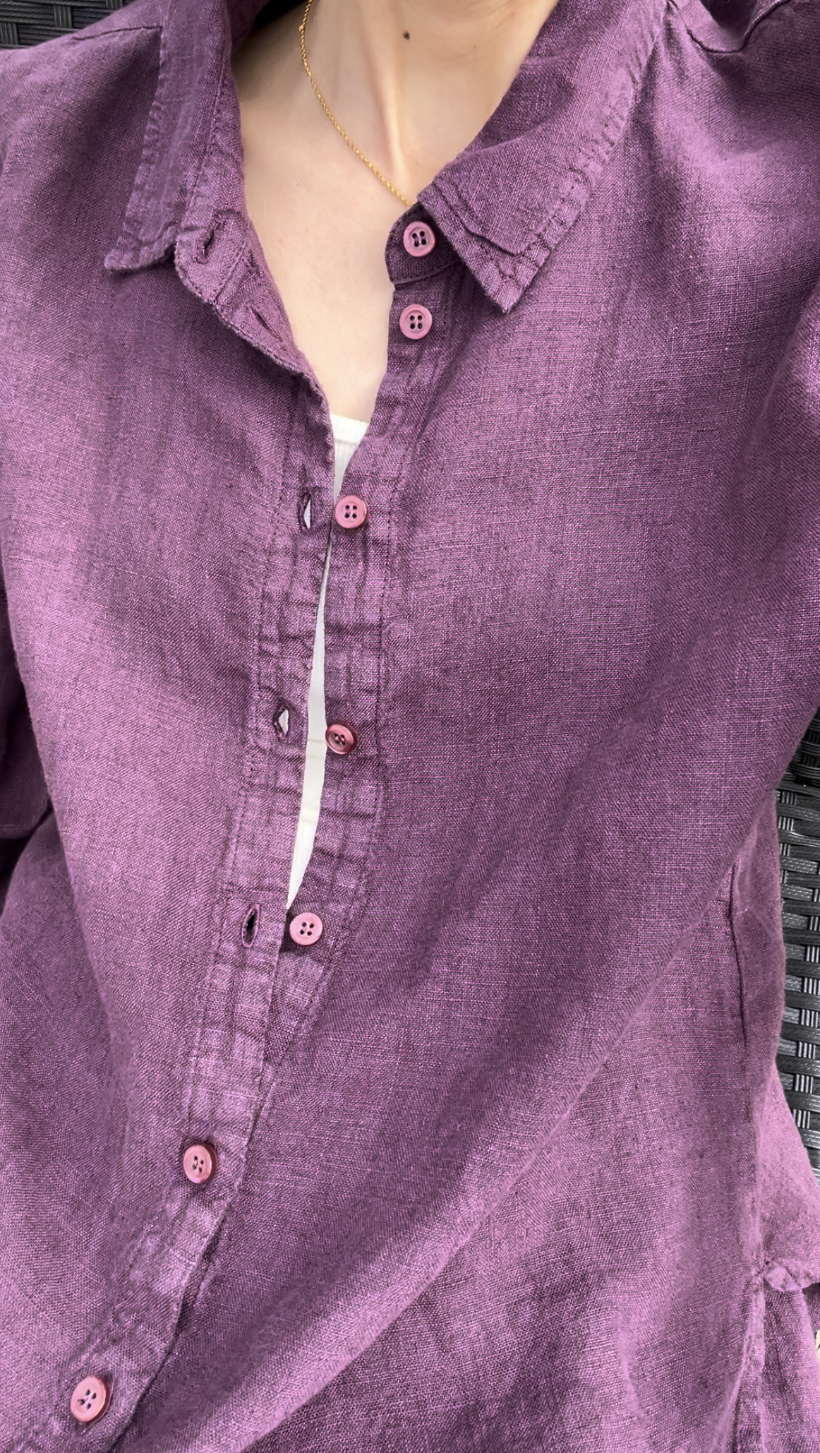 Female model wearing a plum sustainable oversized linen button down long sleeve - VIR VITA
#color_plum