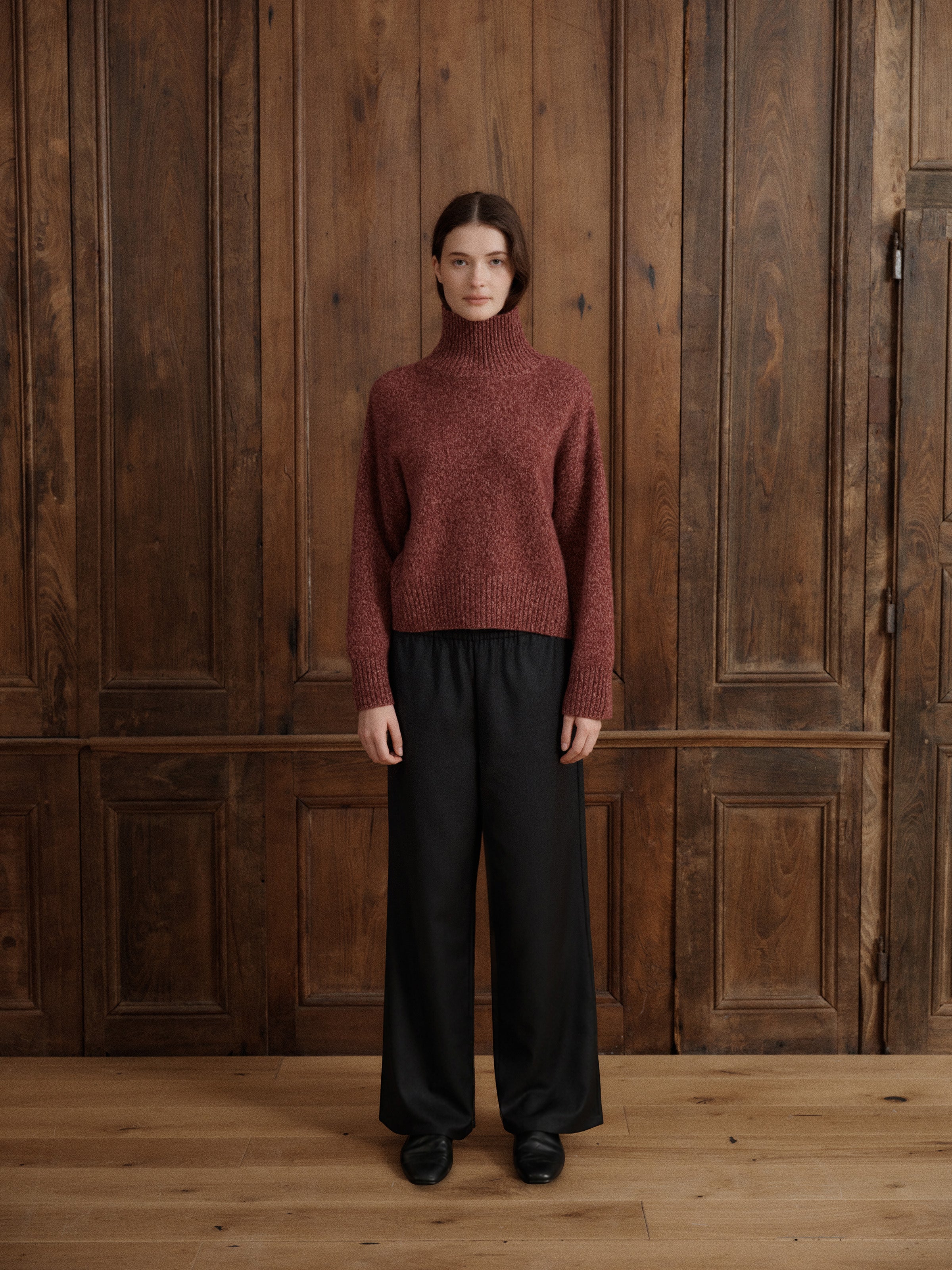 100% Grade A cashmere turtleneck in speckled deep pomegranate with a relaxed fit and wide ribbed trims. - VIR VITA
#color_pomegranate
