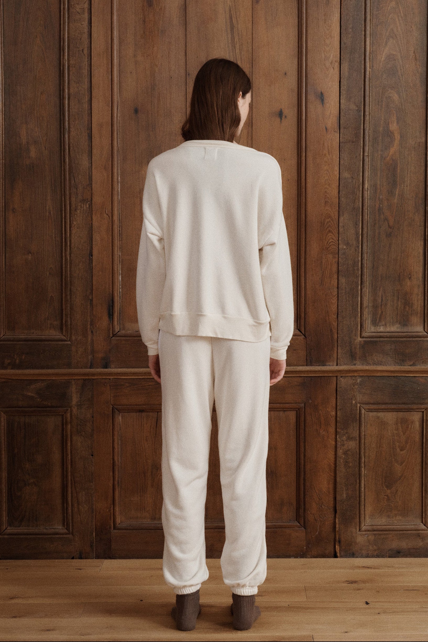 An elevated everyday crewneck combining soft French terry cotton with modal trims for a clean, comfortable finish. - VIR VITA
#color_natural

