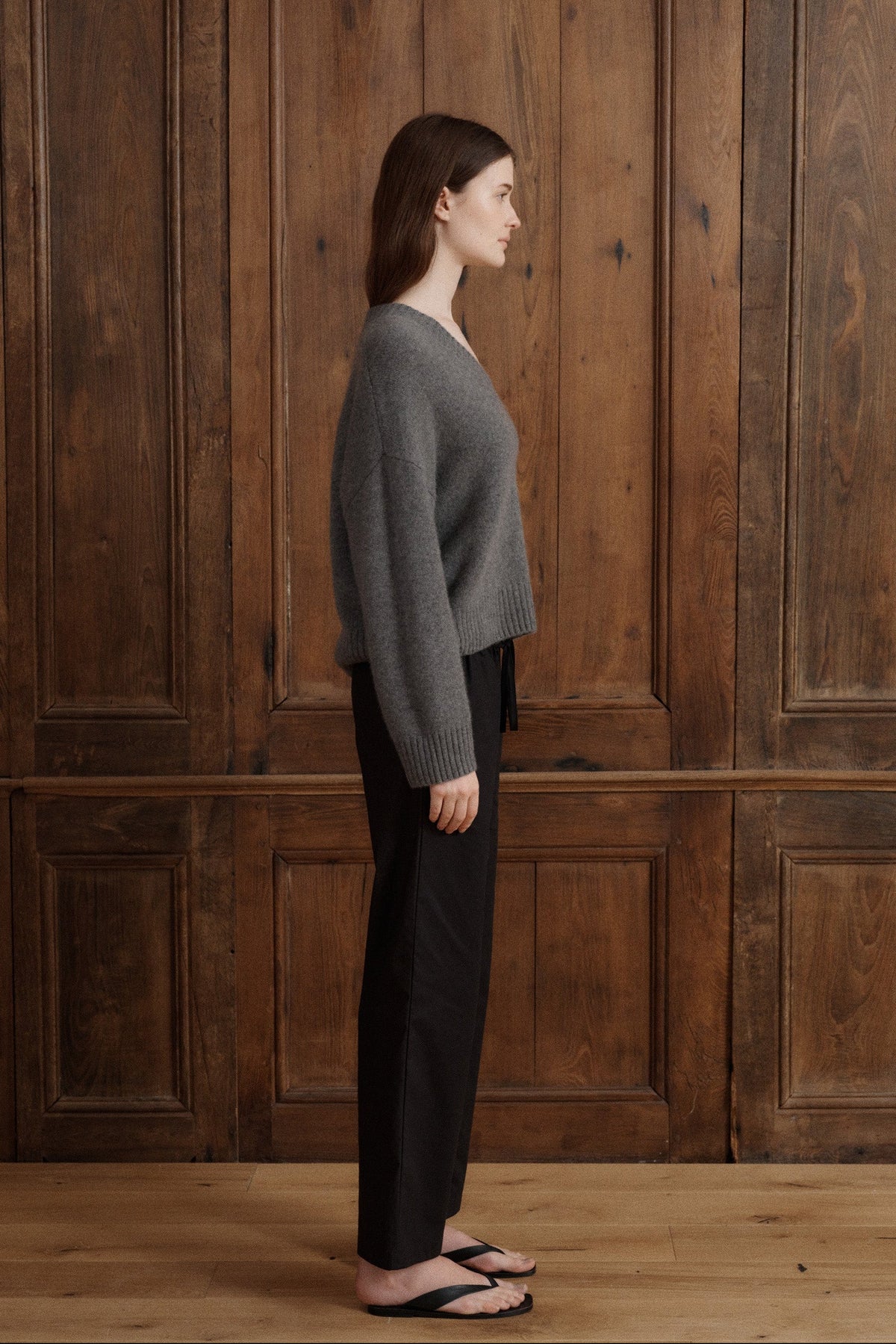 Black drawstring trousers in lightweight organic cotton poplin with an easy relaxed fit. - VIR VITA
#color_black